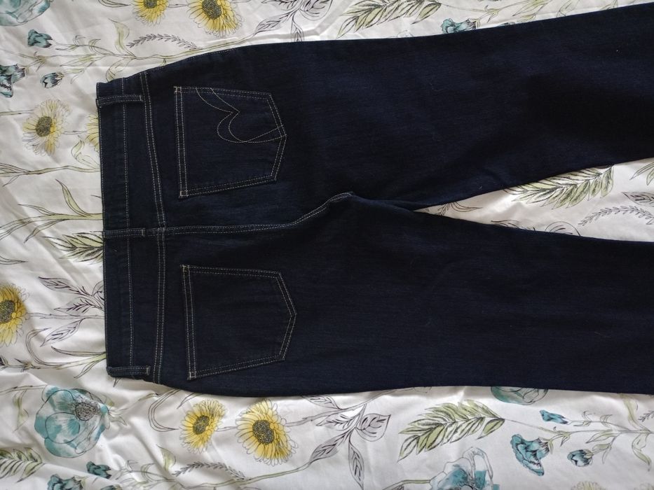 Продам женские джинсы на высокий рост.