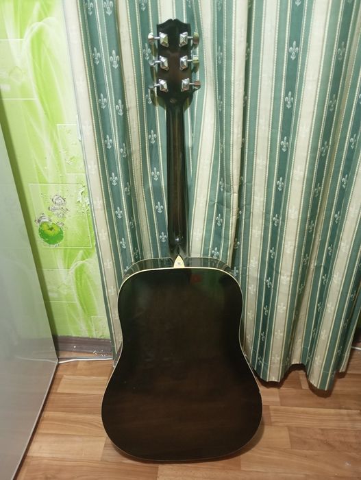 Гитара акустическая