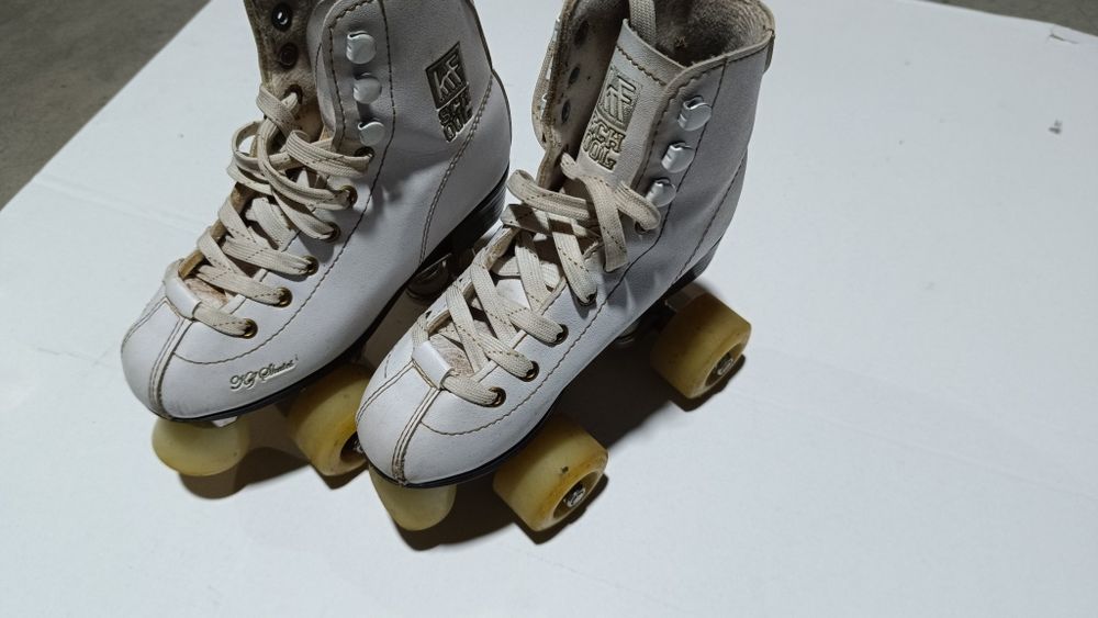 Patins número 32 em bom estado