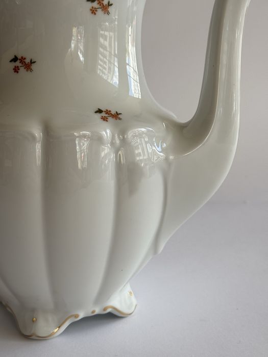 Wałbrzych serwis porcelanowy 6-osobowy Porcelana PRL kwiatki