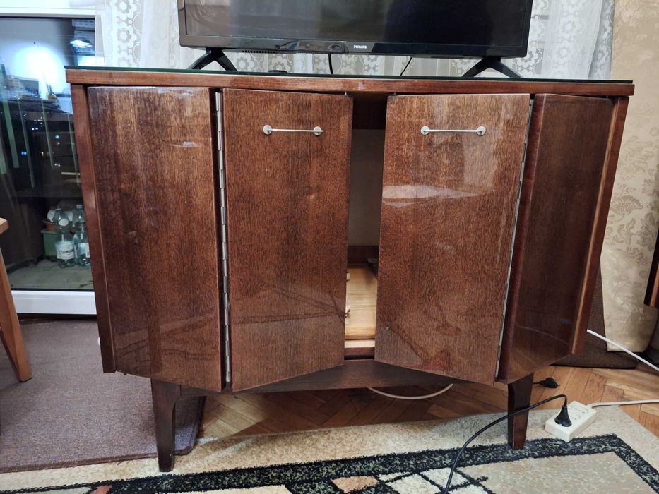 kredens PRL wysoki połysk