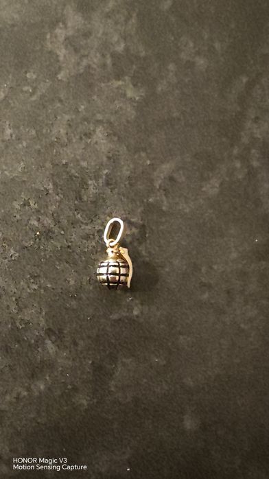 Wisiorek zawieszka Granat złoto 585,1.45g