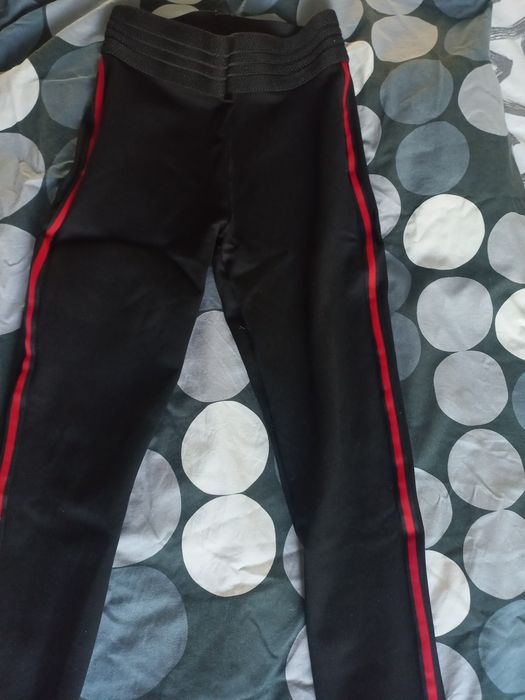 Tregginsy orsay czarne z bordowym czerwonym lampasem legginsy s