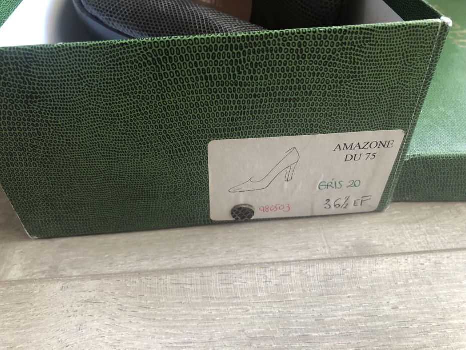 Sapatos Harel vintage cinza