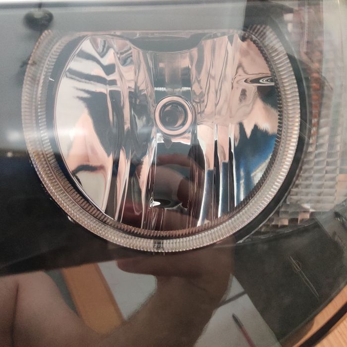 Ótica/Farol esquerdo BMW (E61)