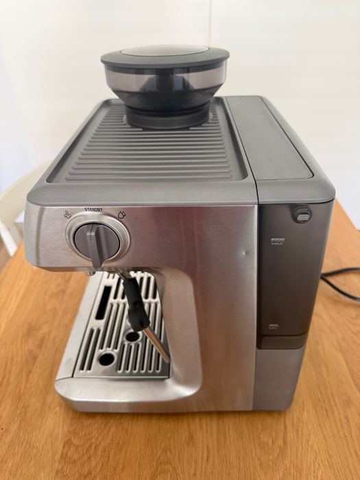 Maquina de café SAGE com moedor de grãos integrado