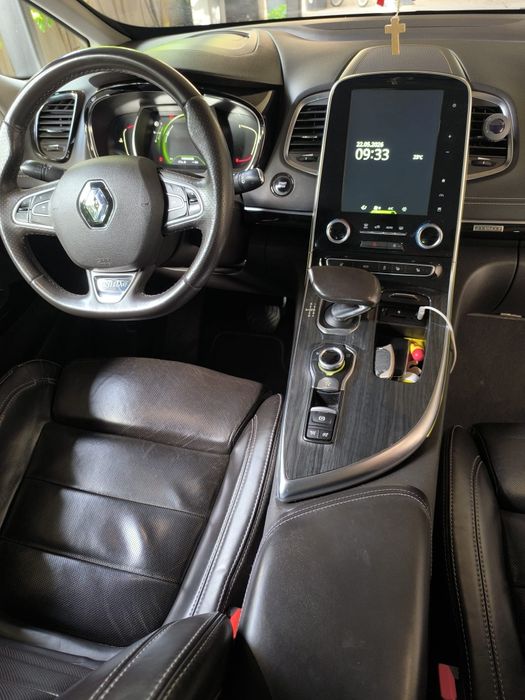 Renault Espace Initiale Paris