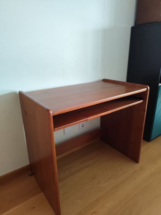 Secretaria para trabalhar/ mesa escritório