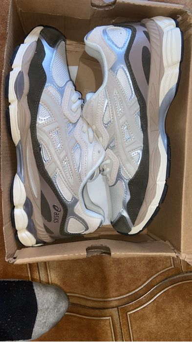Asics com 2 usos novos e limpos