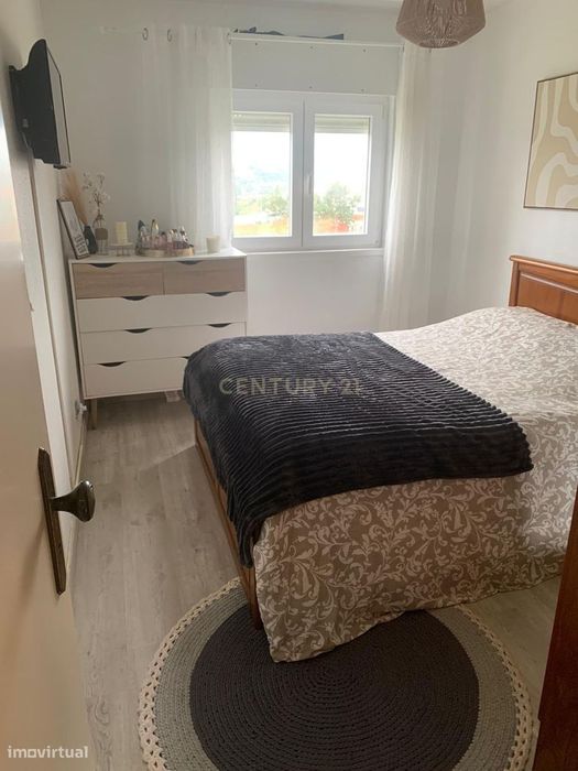 Apartamento Renovado T2 em Casal de Cambra, Sintra