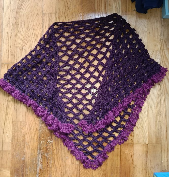 Ręcznie robiona ażurowa chusta z wełny handmade wool Boho chic