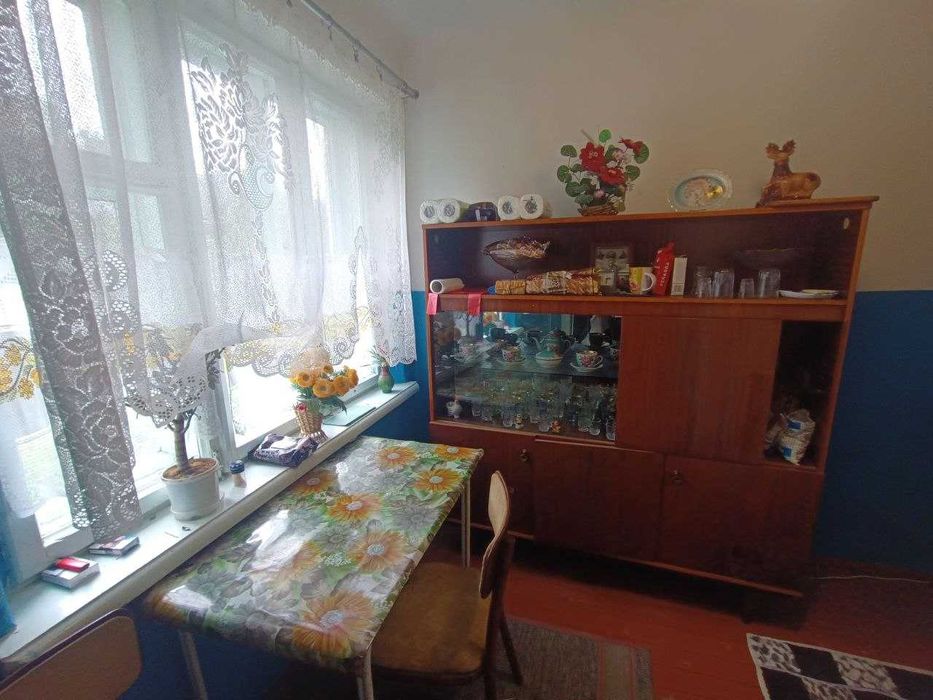 Продам 1-кімнатну квартиру на землі у с. Любомирка (25 км від Рівного)