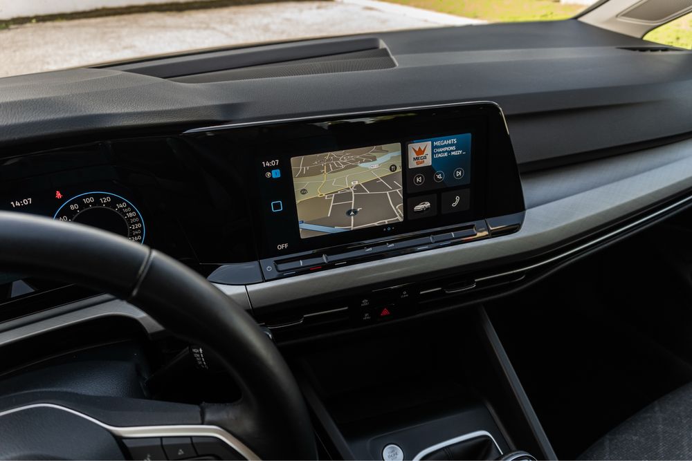 Volkswagen Golf VIII 2.0 TDI LIFE (financiamento disponivel)