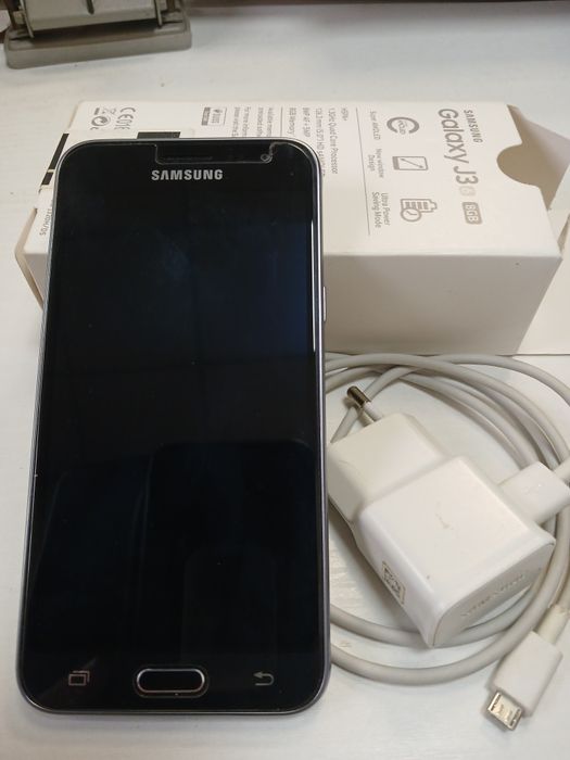 Смартфон Samsung J3 (8gb)