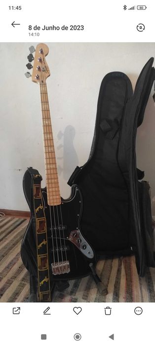 Baixo Eléctrico Squier CV 70s Jazz Bass, Com muitos acessórios