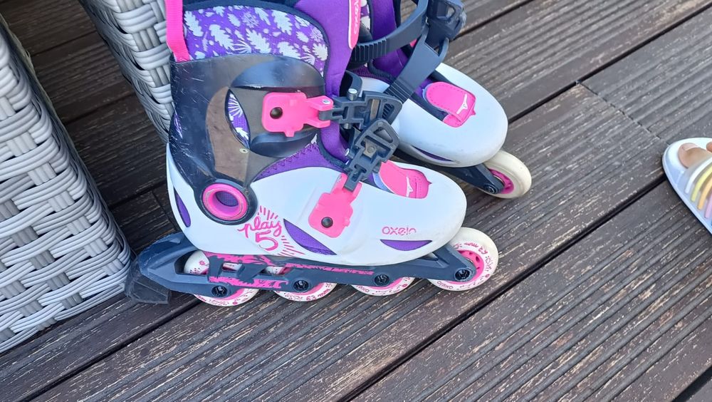 2 pares de patins de criança