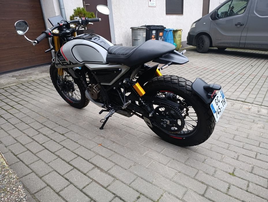 Mondial HPS 125 Transport Cafe Racer