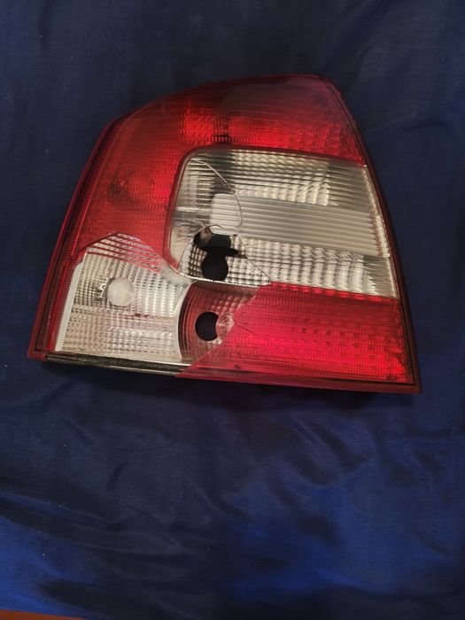 Задній фонарь шкода а5