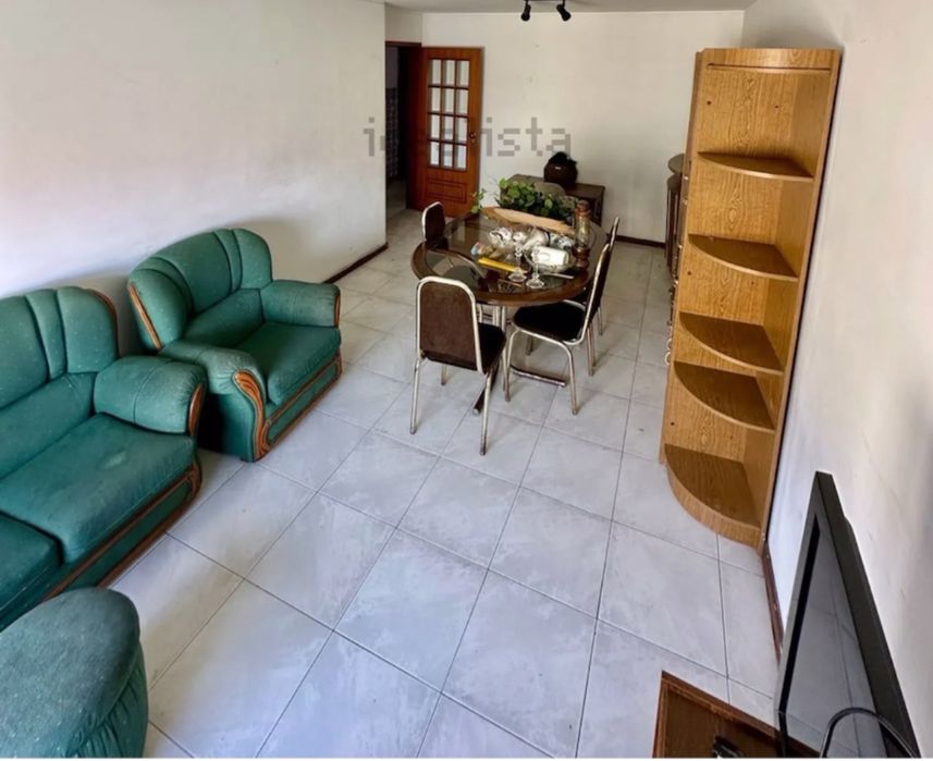 Mobilia de quarto e sala