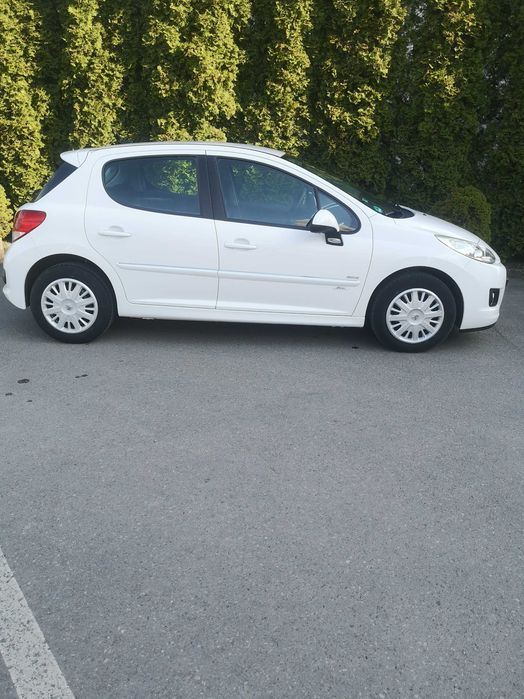 Peugeot 207 lift wersja 99g 1.6 hdi 90km 210 tys. km
