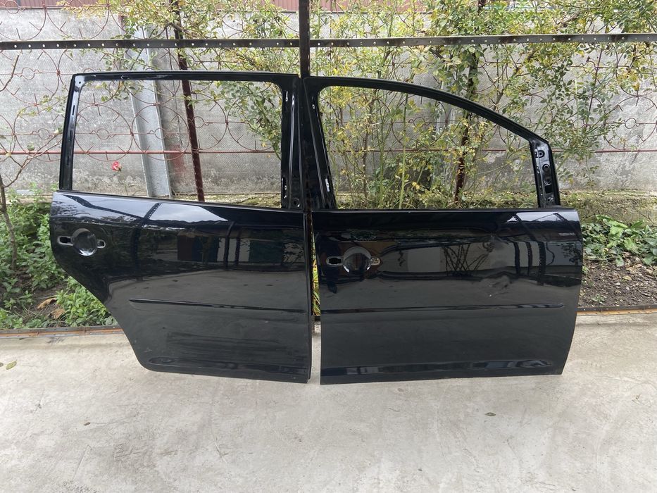 Продам дверки Volkswagen Touran 2005р