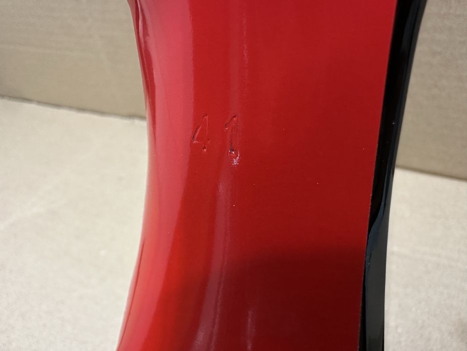 Czarne lakierowane szpilki