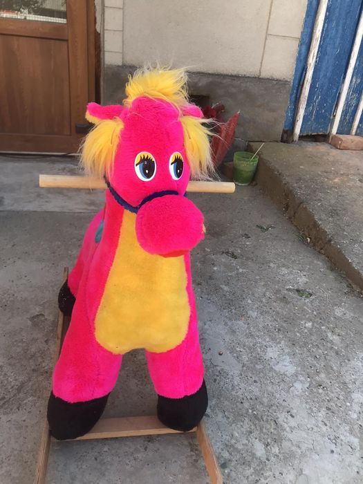 Детская лошадка-качалка продаю