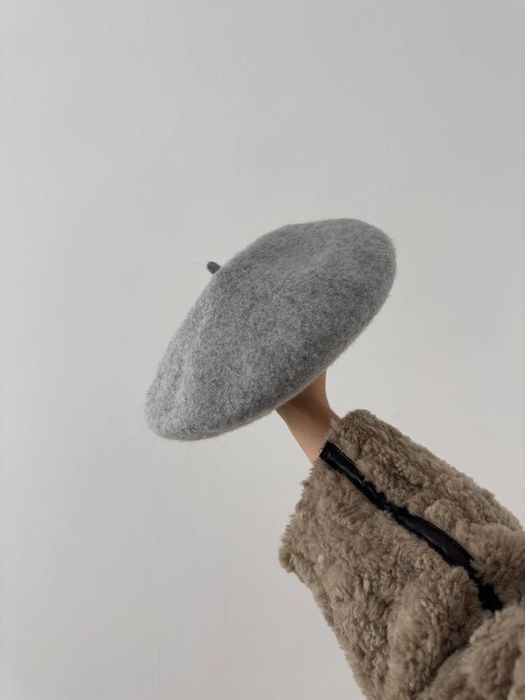 сірий берет Monki