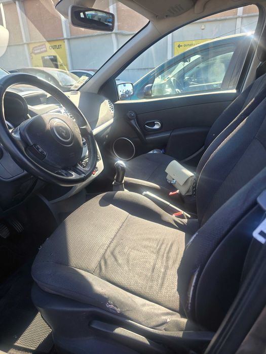 Vendo carrinha Renault Clio Break de 2008 a gasóleo, equipada com o fiável e muito económico motor 1.5 .