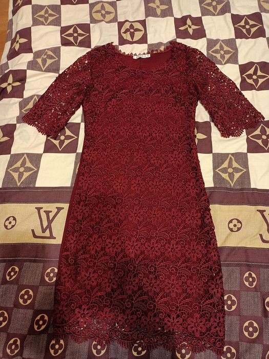 Сукня бордова з мереживом