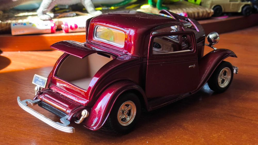 Машинка Ford Coupe 1932 1/24 Motormax