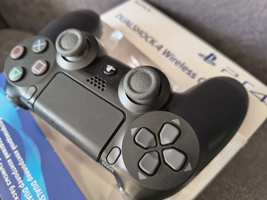 Джойтик  Dualshock 4(Jet Black)