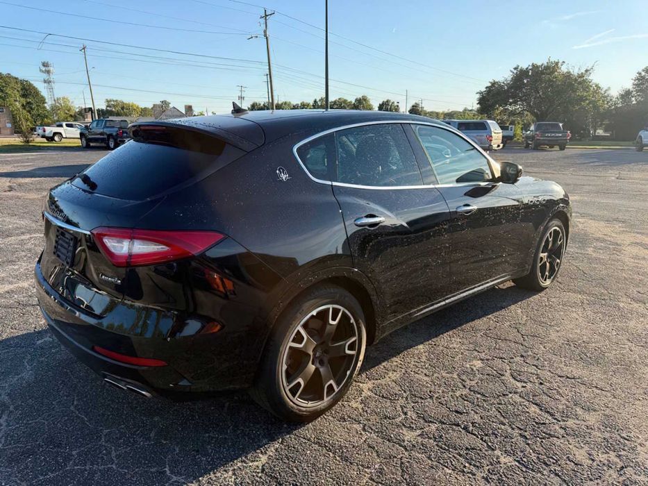 Maserati Levante      2019