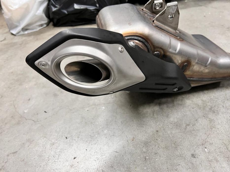 Escape yamaha mt 09/900