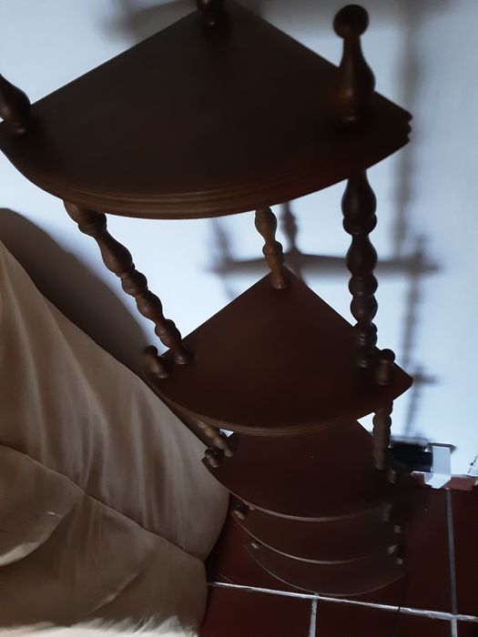 Cantoneira de prateleiras