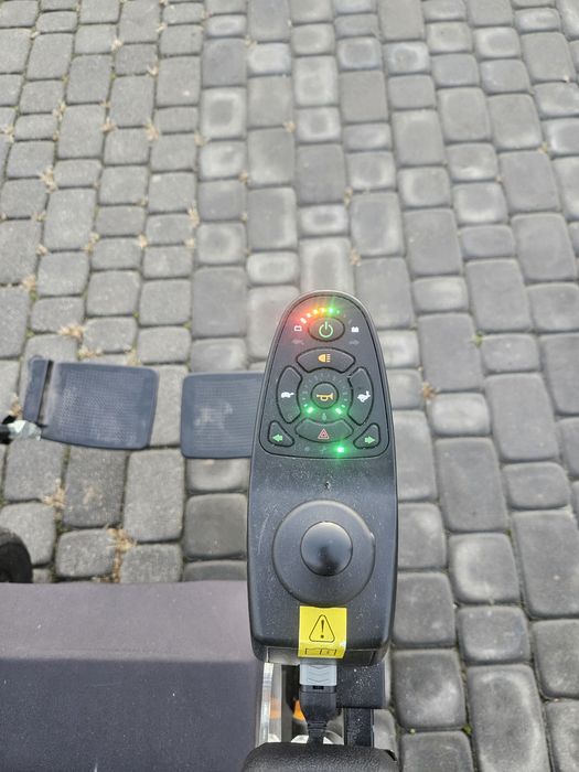 Wozek inwalidzki elektryczny