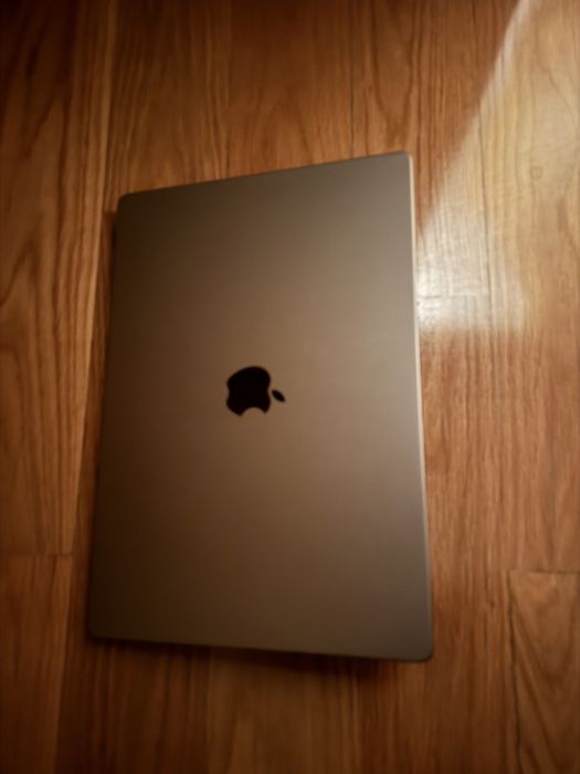 Vendo MacBook Pro 16" com carregador
