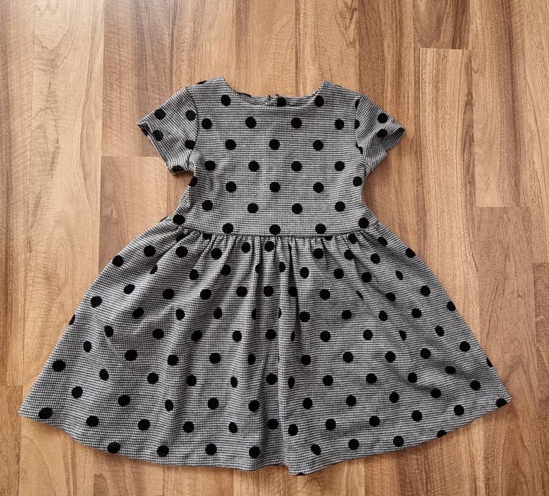 Sukienka dla dziewczynki. 110/116