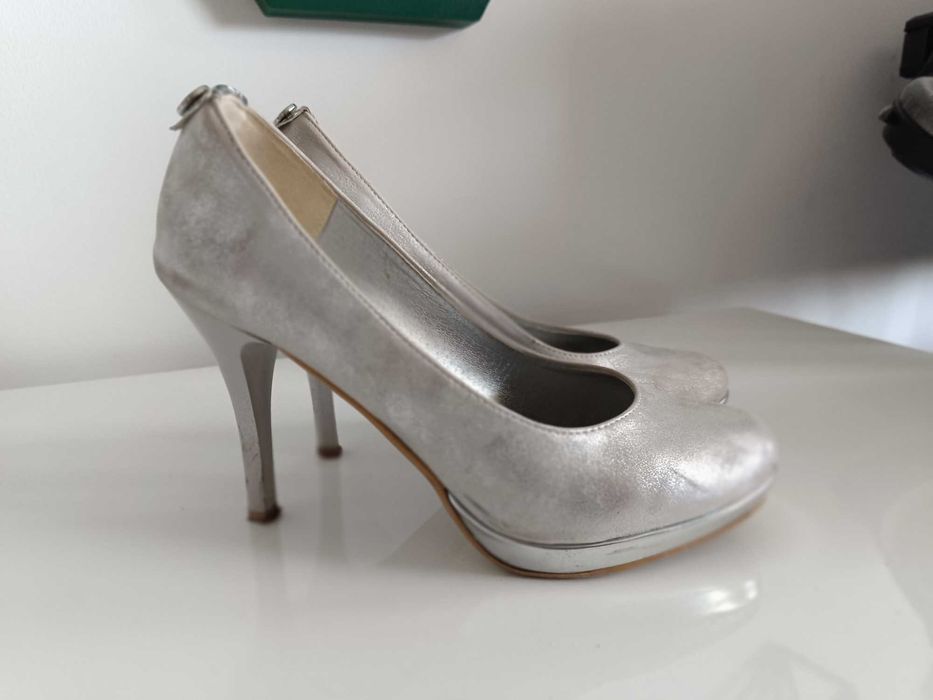 Srebrne czółenka szpilki 38
