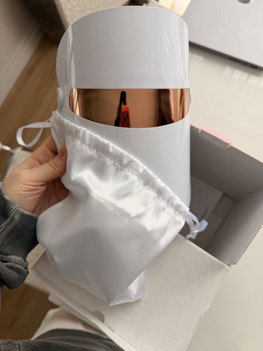 LED-маска для фотодинамічної терапії LED-MASK PRO