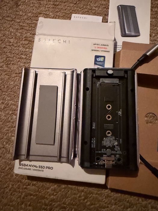 Зовнішня кишеня Satechi Pro Enclosure для NVMe SSD Grey