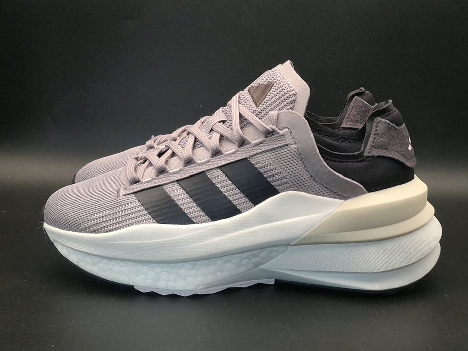 Кросівки Adidas AVRYN_X   Нові 39,5р.