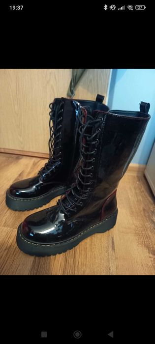 Lakierowane Botki Cropp