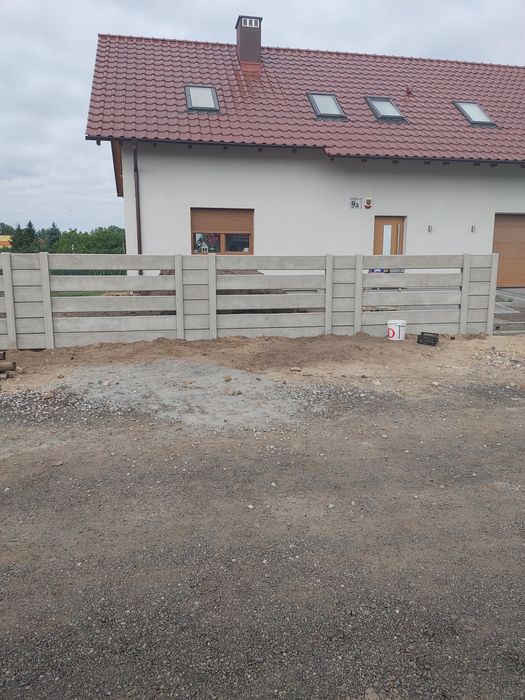 Montaż i malowanie  ogrodzeń betonowych
