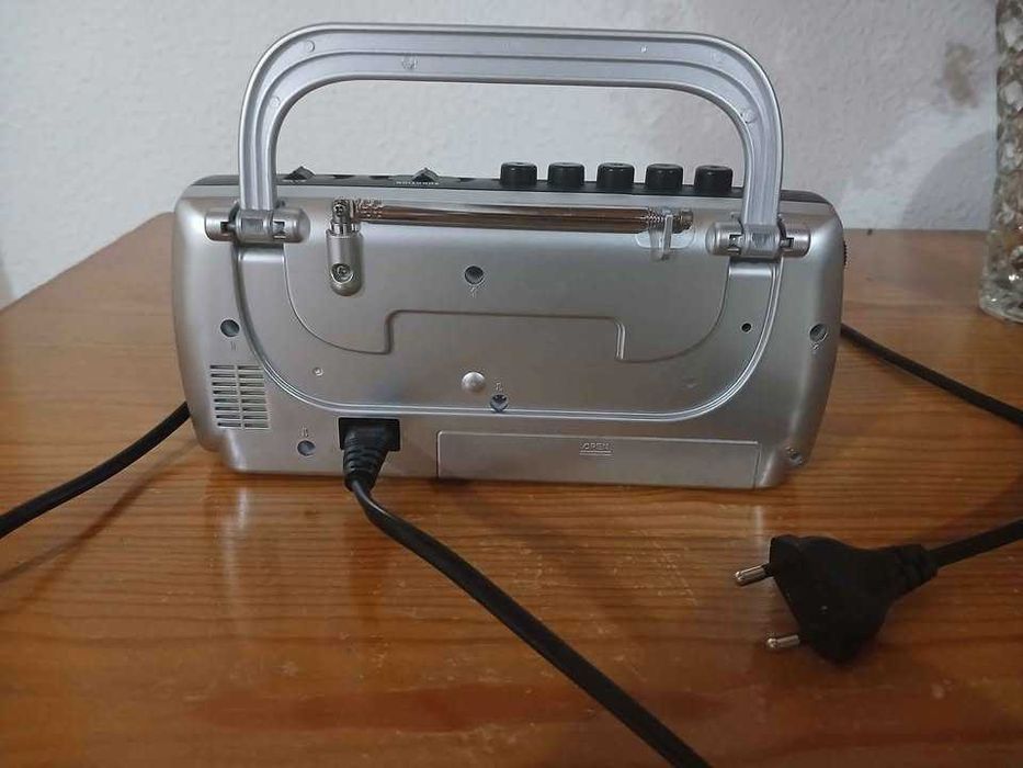 Rádio Daewoo International