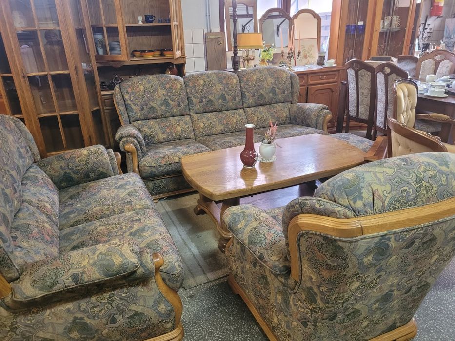Super Sofa 3os,sofa 2 os i fotel z pufą