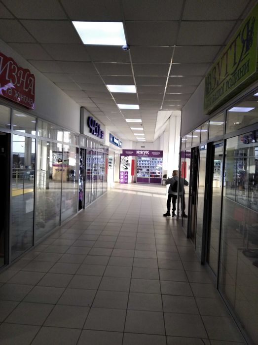 Яворів. Оренда приміщення в ТЦ АТБ. 37м, 18м. Вигідно, власник. 2 пов.