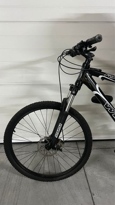 Bicicleta com pouco uso