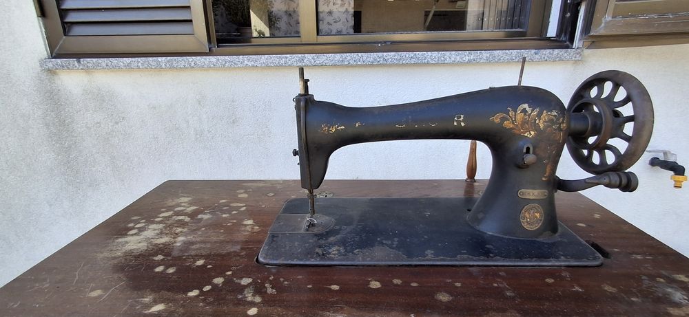 Máquina de costura Singer