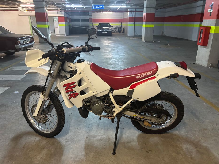 Suzuki ts 200 R nunca restaurada legalizada com matricula da epoca